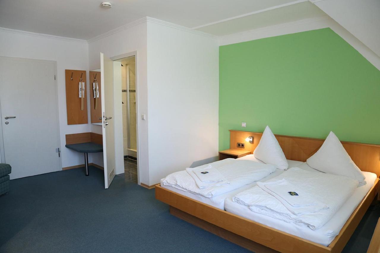 Hotel Zu Muellers Winkelhausen à Langenmosen Extérieur photo